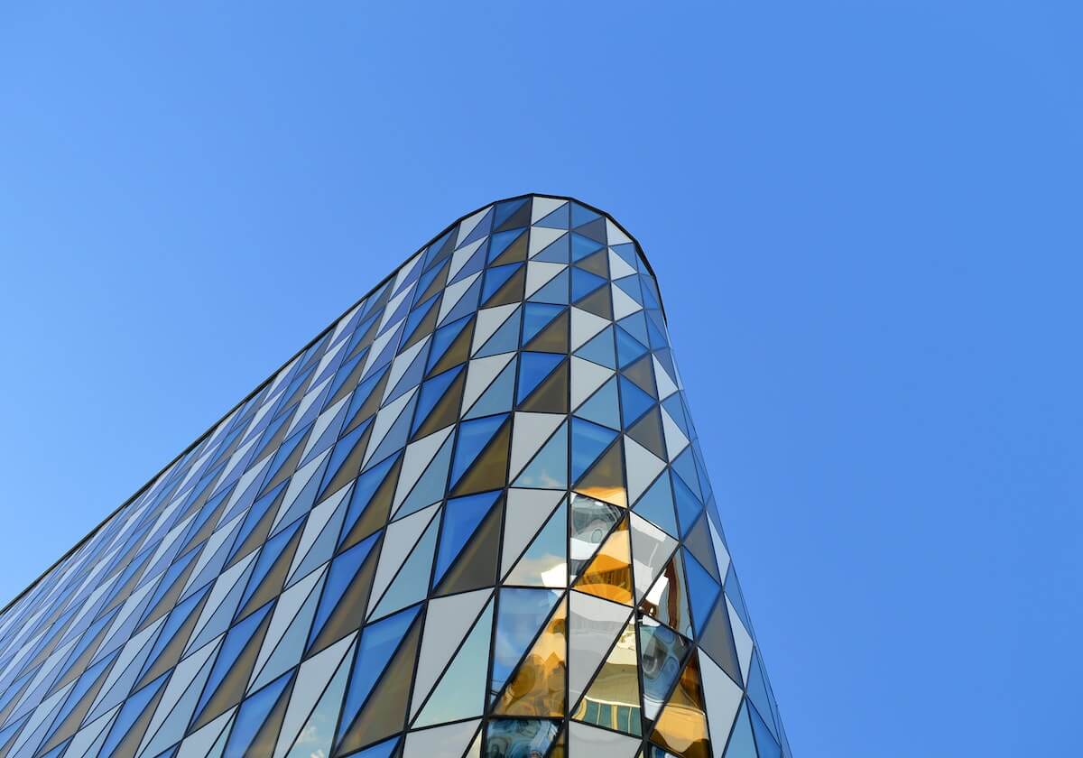 今日十佳球！湖人不错，占了两....